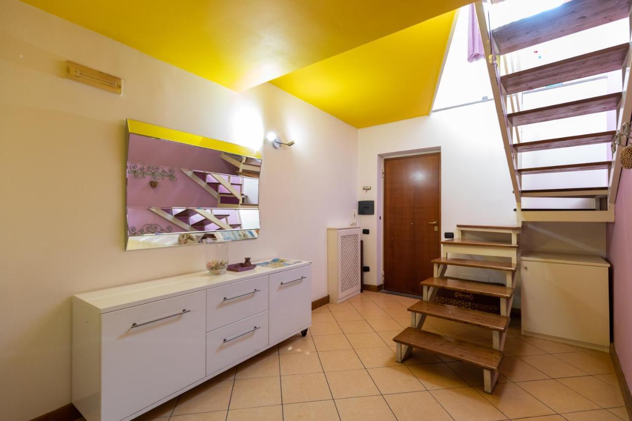 Colored House Until 7 People Above Sqplebiscito เนเปิลส์ ภายนอก รูปภาพ