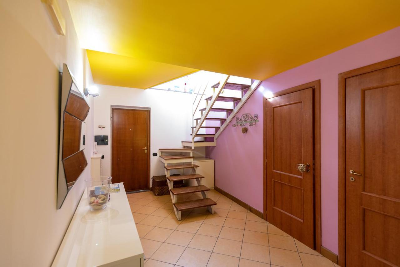 Colored House Until 7 People Above Sqplebiscito เนเปิลส์ ภายนอก รูปภาพ
